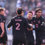 迈阿密国际球员庆祝进球梅西在场画面