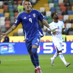 意大利国家队进球后庆祝瞬间场景