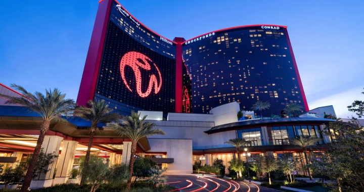 拉斯维加斯名胜世界康莱德酒店塔楼夜景与度假村入口