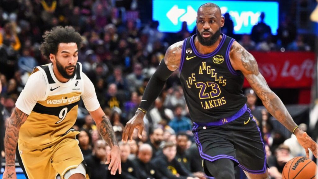 詹姆斯持球推进对位奇才后卫