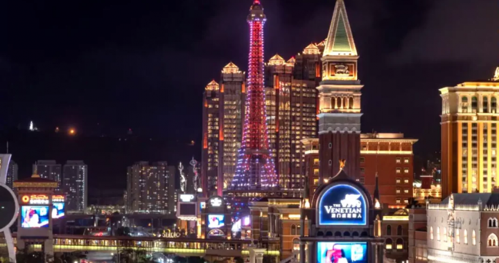 澳门威尼斯人与巴黎人赌场夜景博彩旅游区