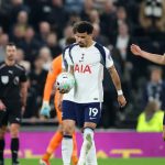 热刺球员比赛中情绪低落