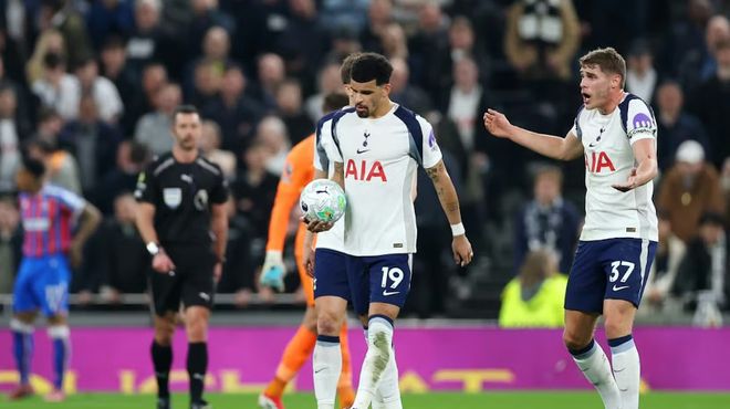 热刺球员比赛中情绪低落