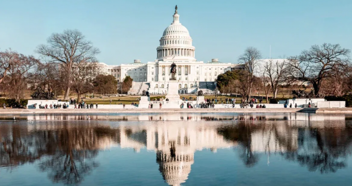 美国国会大厦外景反映美国参议院讨论预测市场监管法案