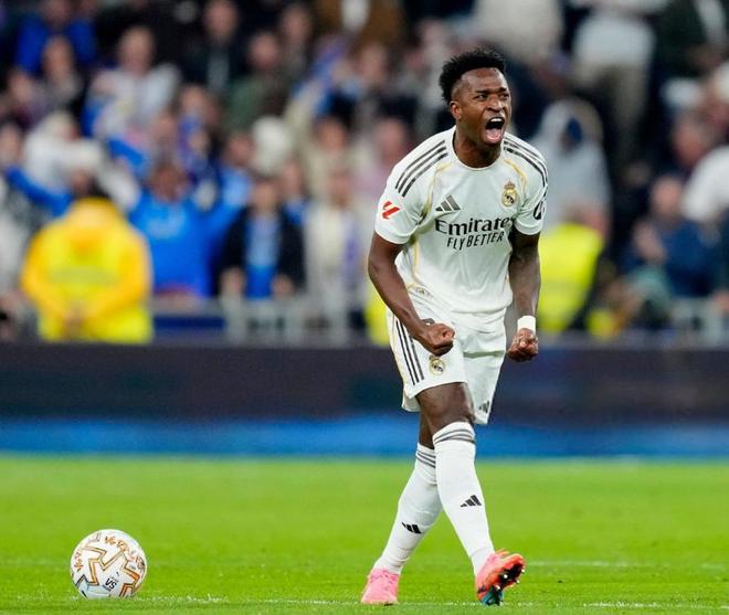 维尼修斯皇马比赛进球庆祝瞬间画面