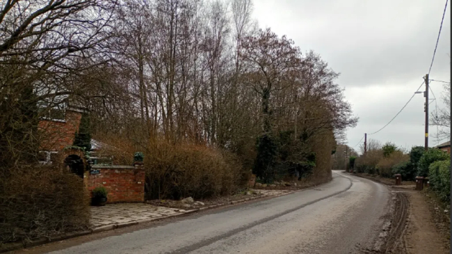 维冈郊区偏僻道路通向涉案住宅位置