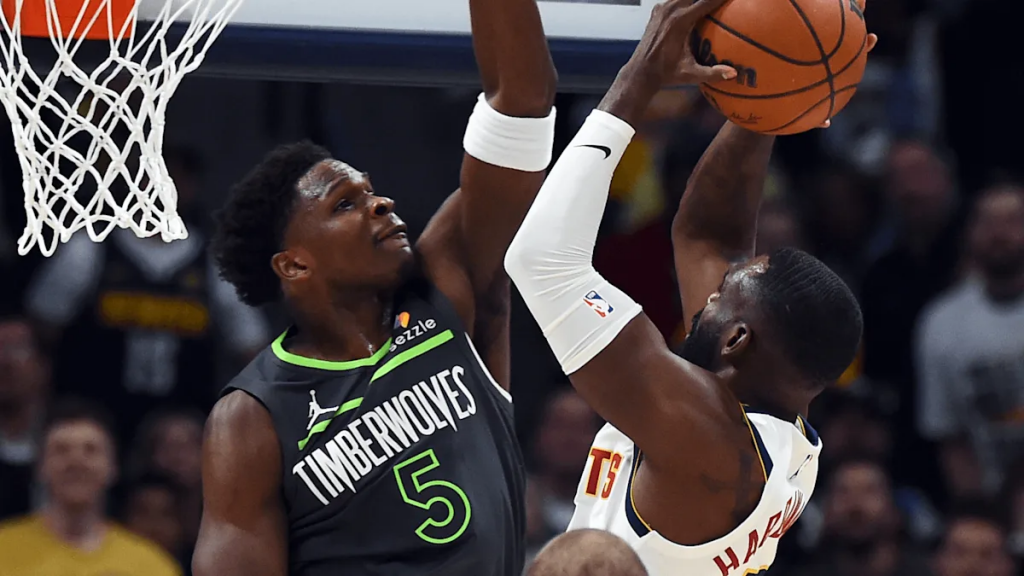 爱德华兹封盖掘金上篮