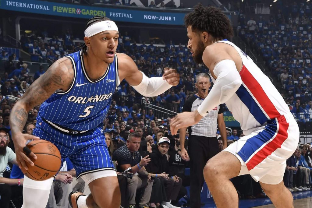 班凯罗持球面对活塞防守