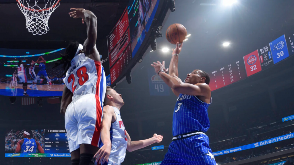 贝恩篮下抛投进攻