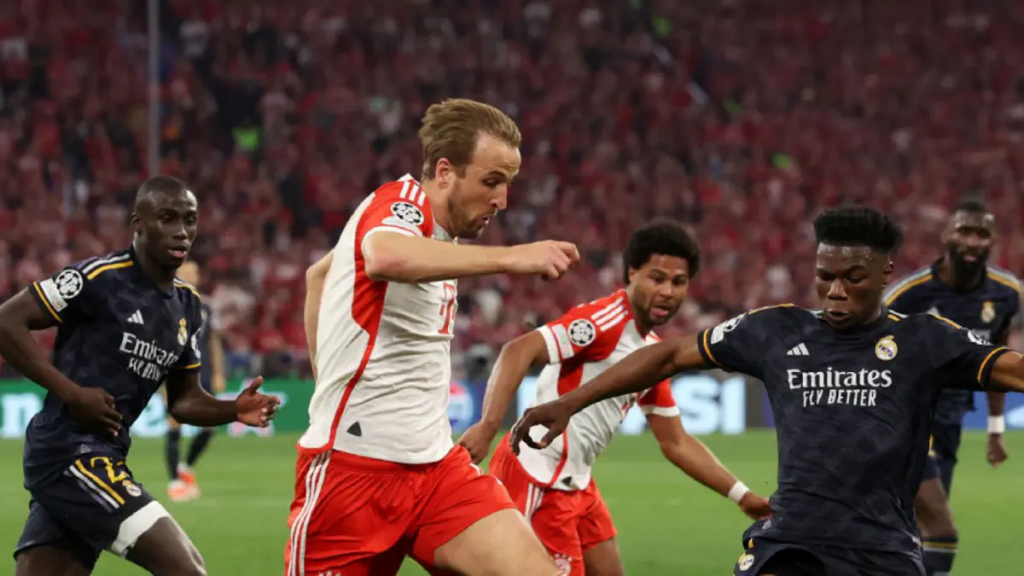 拜仁与皇马球员欧冠对抗场面