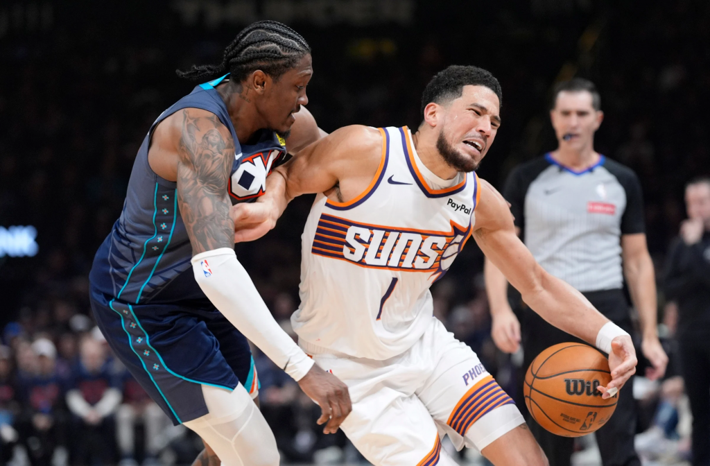 布克强突对抗雷霆防守