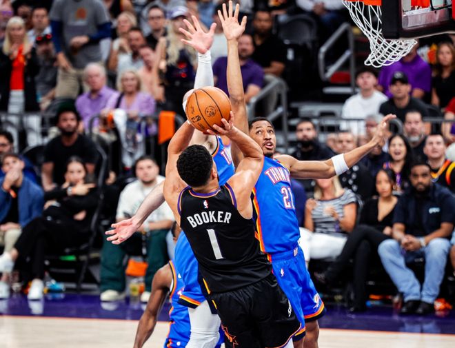 布克面对雷霆防守出手