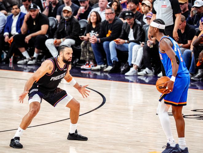 布鲁克斯防守亚历山大持球