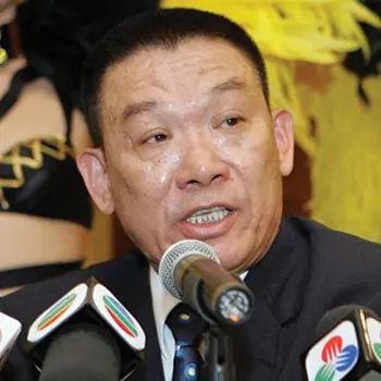 吴文新重返世纪娱乐国际出任主席兼执行董事