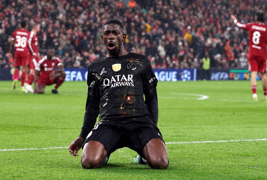 登贝莱跪地庆祝巴黎客场进球