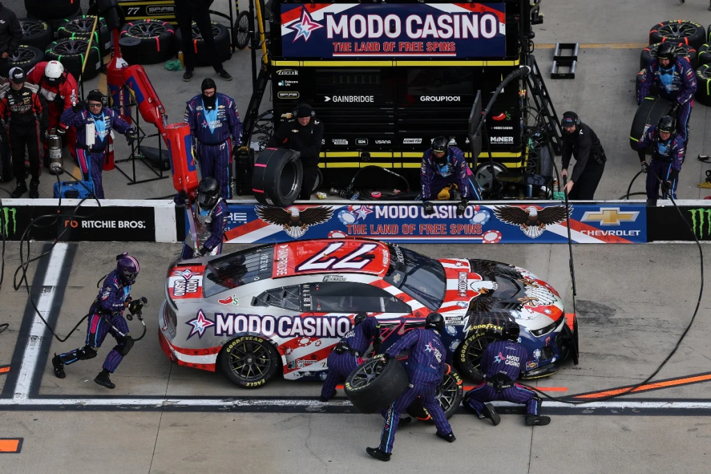 残疾玩家借贷赌博诉讼相关赛车场景图