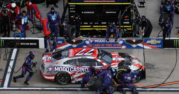 残疾玩家借贷赌博诉讼相关赛车场景图