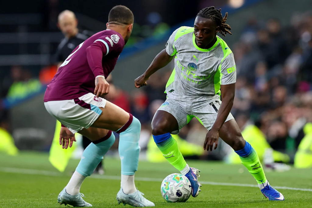 多库带球突破伯恩利防守