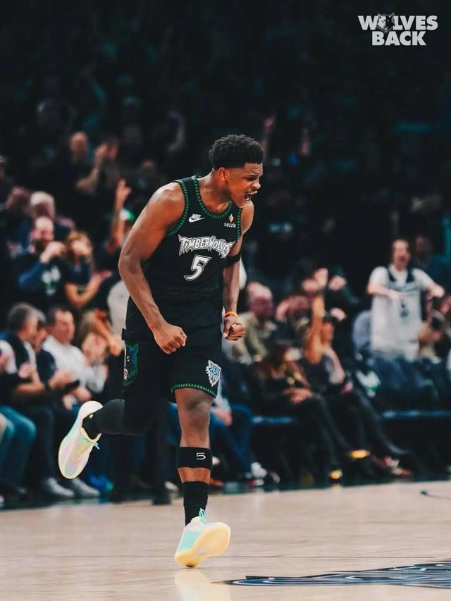 爱德华兹森林狼主场庆祝得分