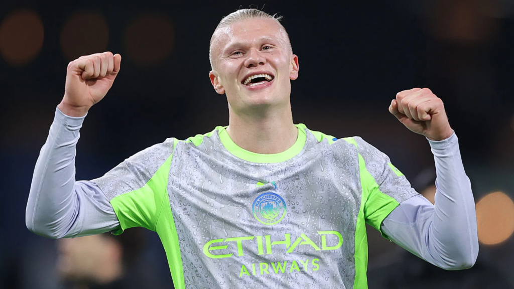 哈兰德庆祝曼城制胜进球