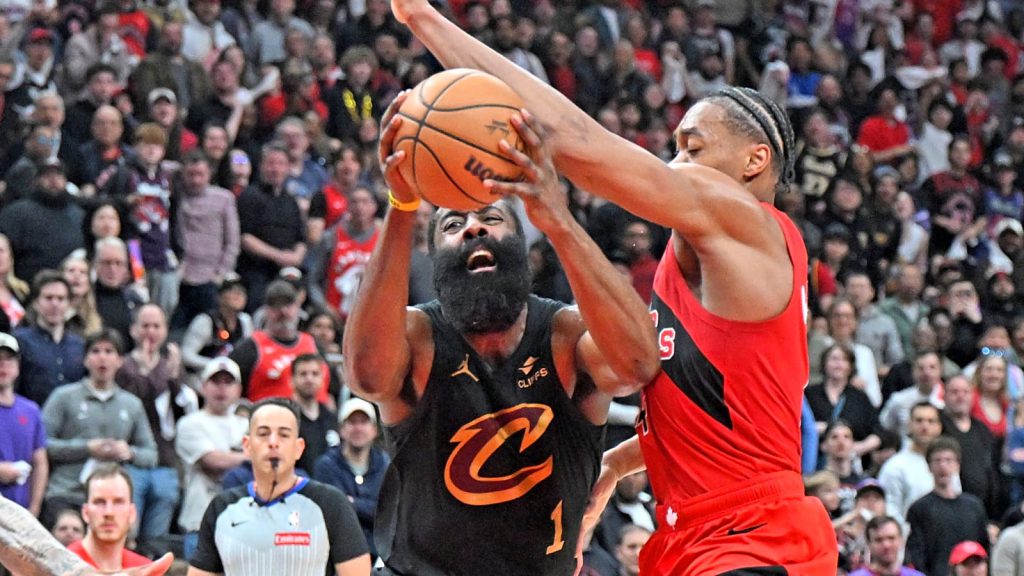 哈登遭猛龙封盖