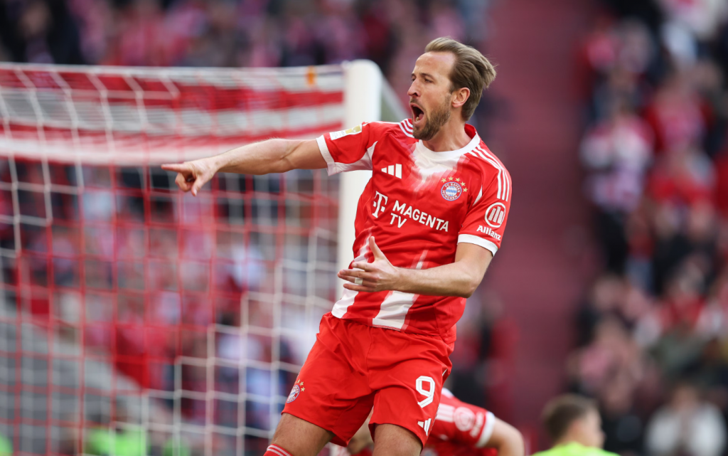 凯恩进球后庆祝拜仁锁定德甲冠军