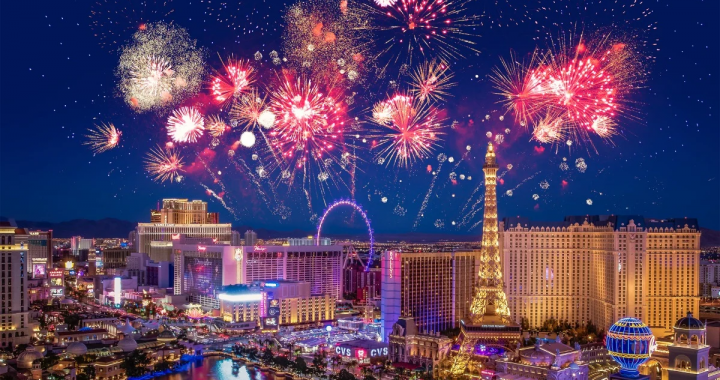 拉斯维加斯大道夜景烟花与美高梅酒店群城市景观