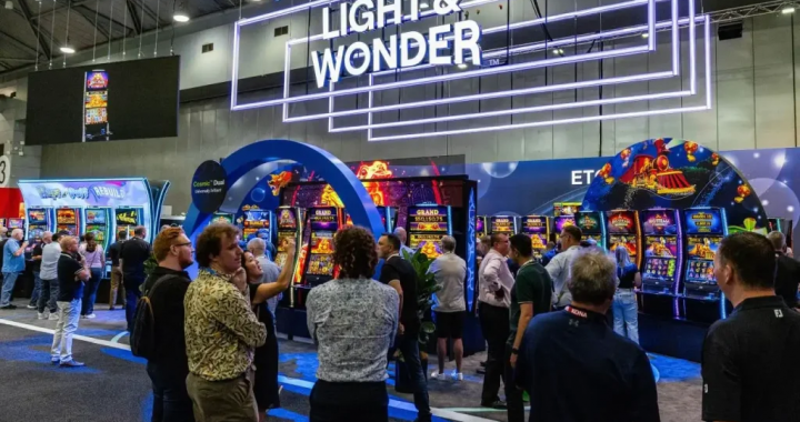 Light & Wonder展台与亚洲博彩展会现场画面