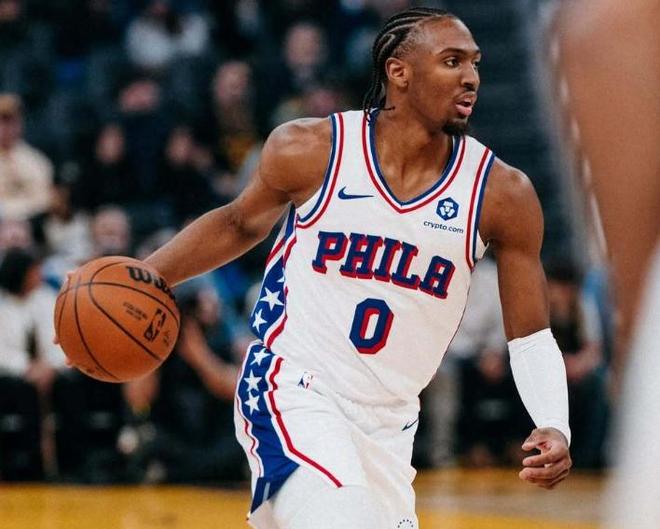 马克西持球组织76人进攻