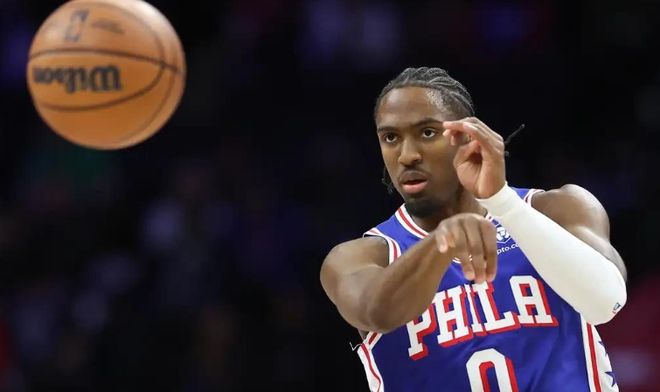 马克西传球动作比赛瞬间76人进攻组织