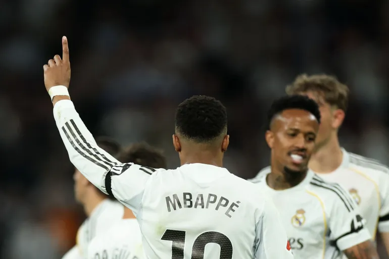 姆巴佩赛前海报照