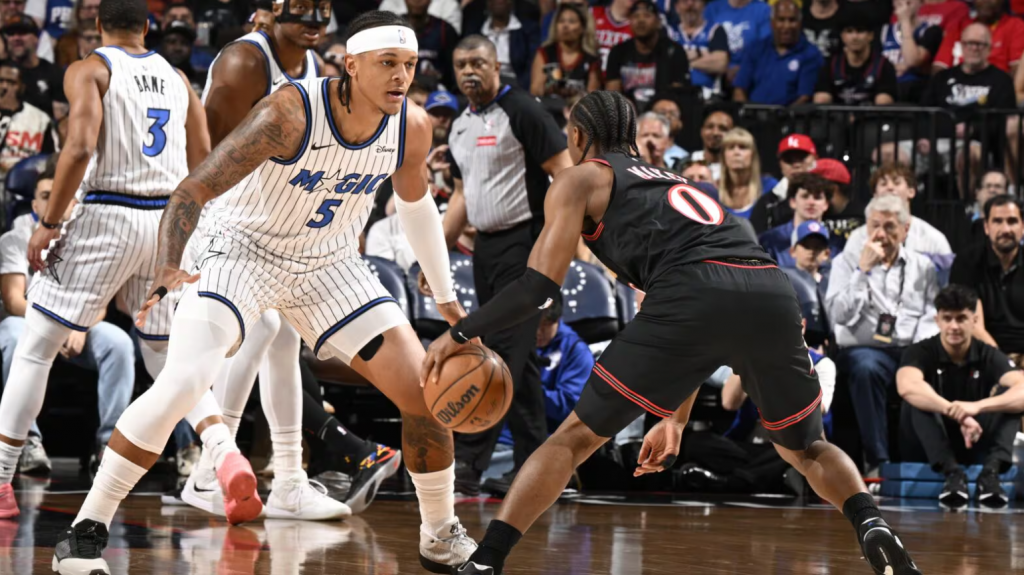 班凯罗正面对位马克西附加赛镜头