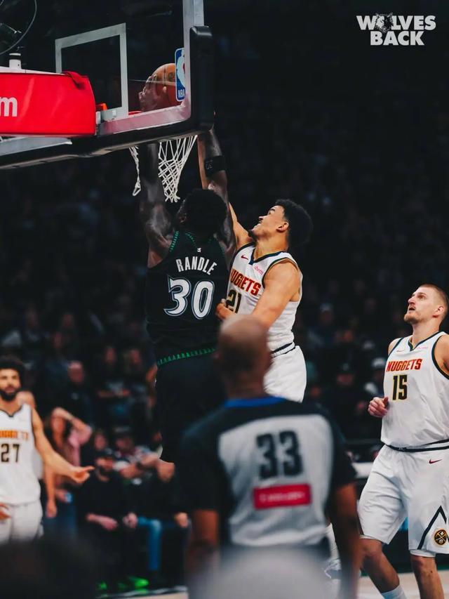 兰德尔森林狼篮下强攻掘金