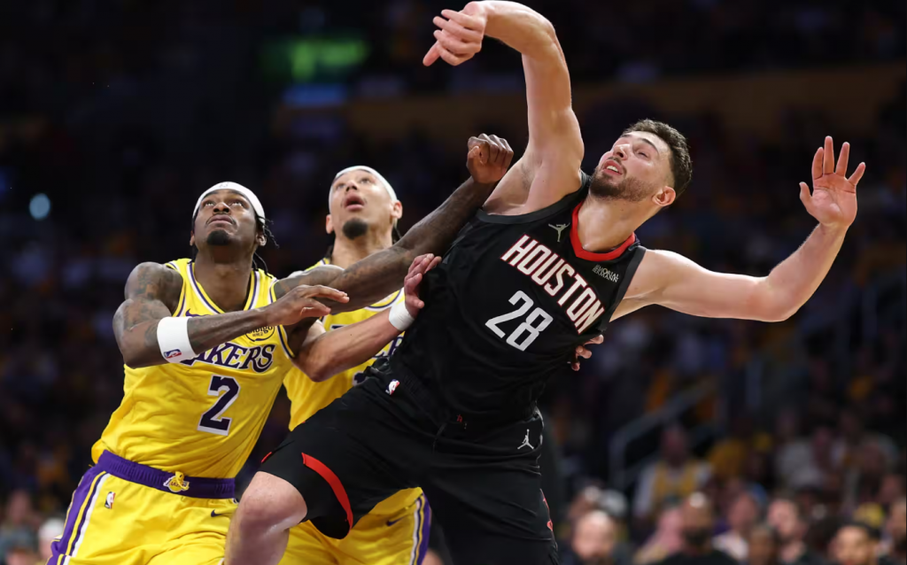 火箭内线争抢篮板