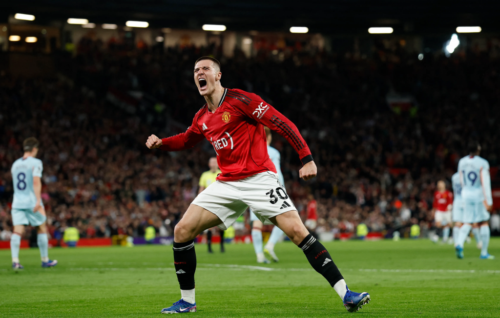 塞斯科破门后激情庆祝