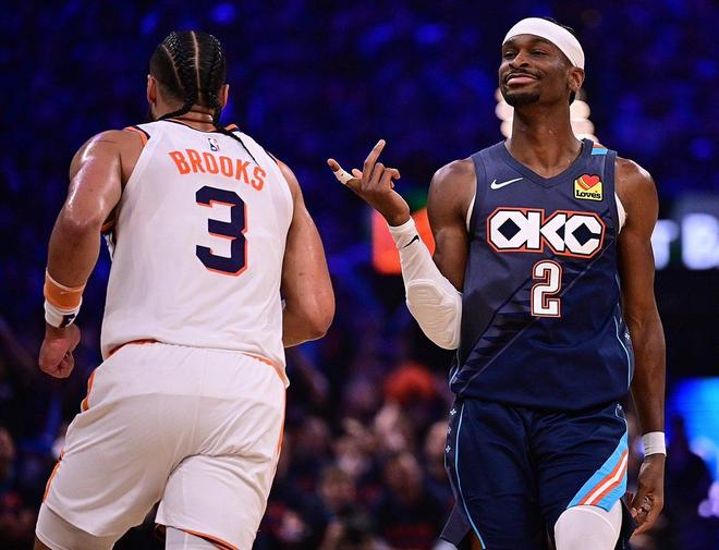 亚历山大与狄龙布鲁克斯场上对位