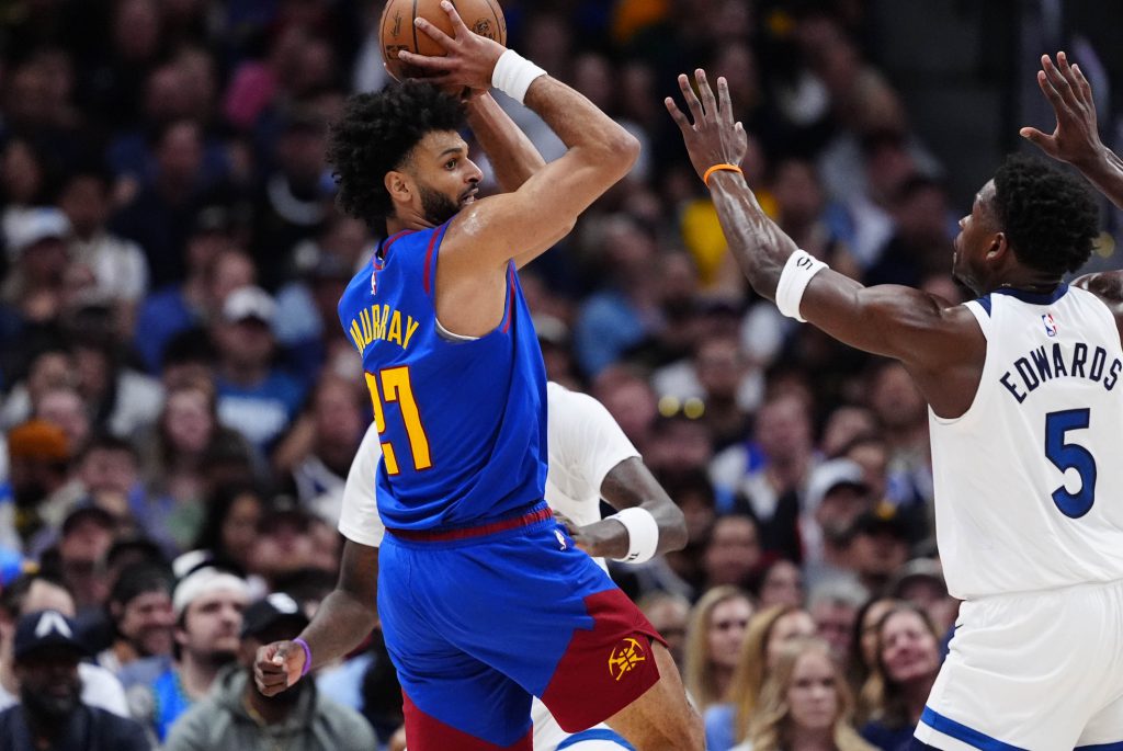 穆雷跳投对位爱德华兹