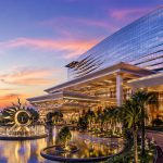 菲律宾晨丽度假城娱乐城夕阳外观，Bloomberry公布2026年首季由盈转亏
