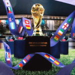 2026年世界杯冠军奖杯与参赛国家旗帜主题装置