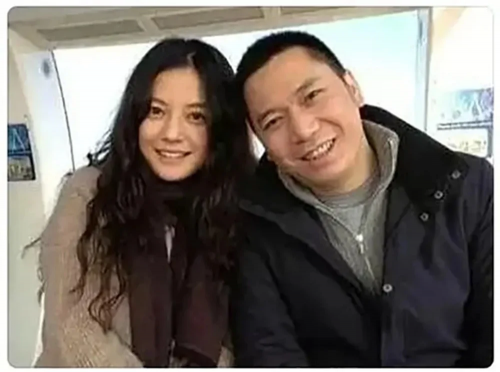 黄有龙与赵薇旧照，案件涉及珀斯皇冠赌场6000万澳元VIP赌债争议