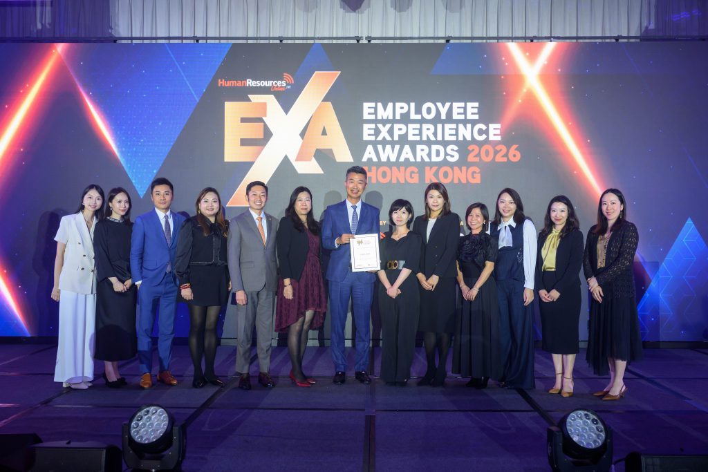 金沙中国团队在香港2026员工体验大奖颁奖现场合影，展示企业获得员工体验奖项殊荣